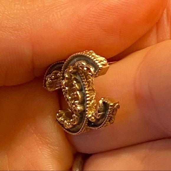 Chanel cc earrings- Sold!🌟🌟🌟 - Picture 5 of 12